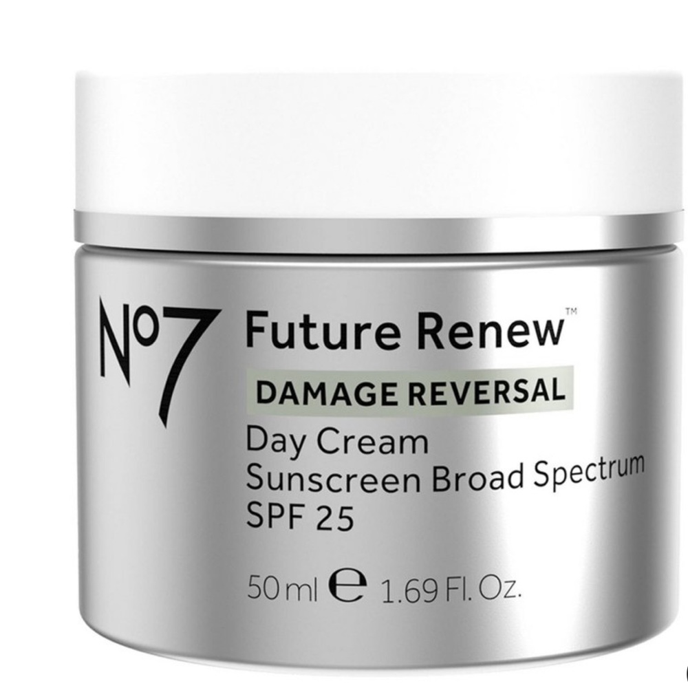 Future Renew Day Cream SPF 25 - Silver